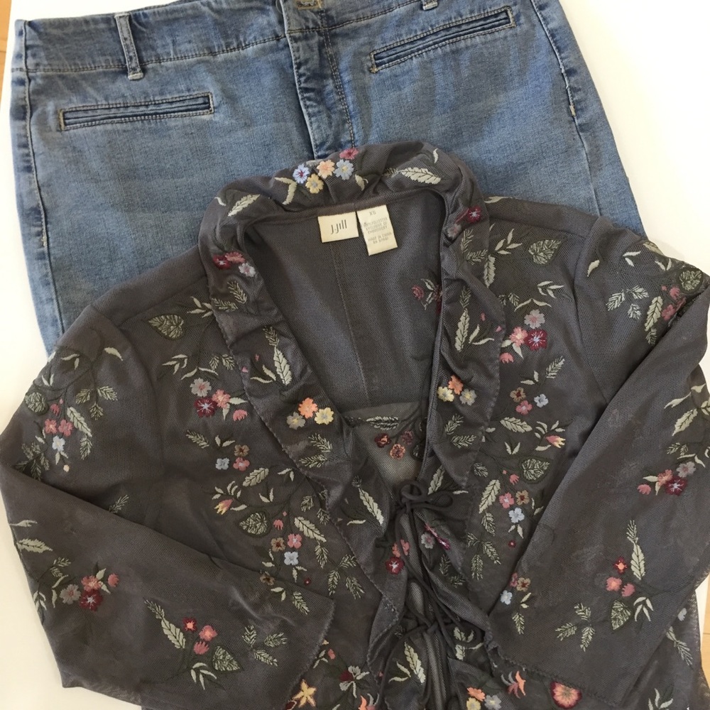 J.Jill Embroidered Floral Sheer Blouse Fluted Sleeve Top XS - Picture 7 of 15